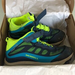 Boys Merrell size 3 waterproof hiking shoes